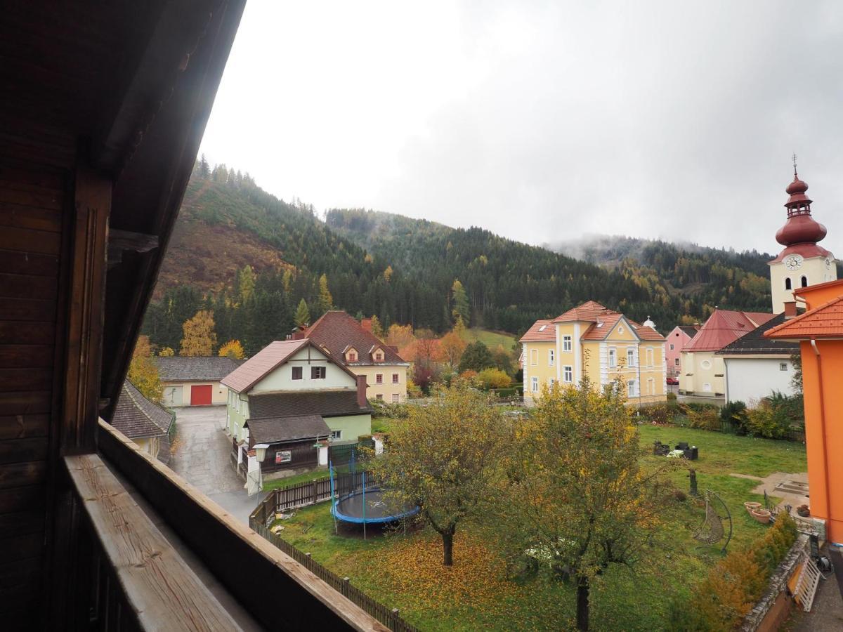 Gasthof Zum Grünen Specht Oberzeiring Exterior foto